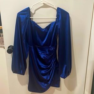 Casual formal dress, can be worn off or on shoulders